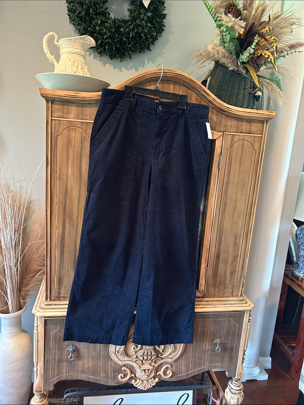 NWT Wide-Leg Corduroy Pants in Navy